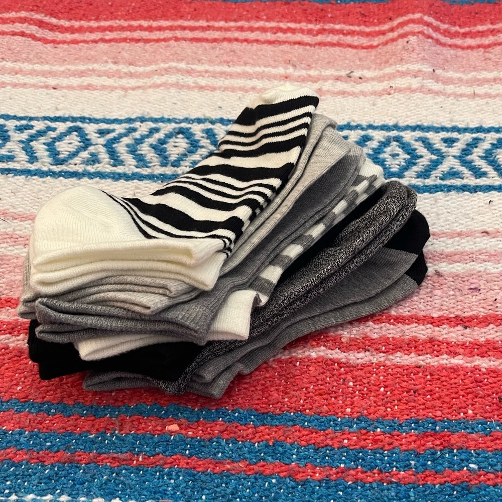 5-pack assorted Old Navy ankle socks. New without tags.